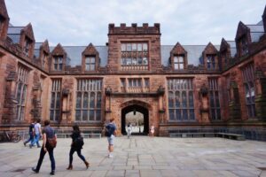 Governo Trump suspende financiamento de US$ 210 milhões para Princeton e investiga antissemitismo em universidades dos EUA